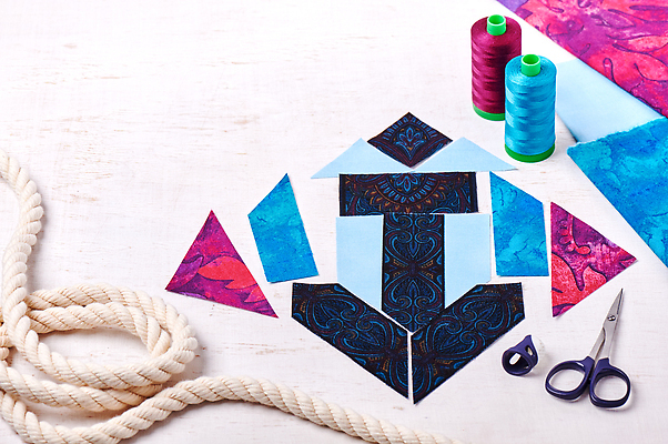 포토 JPG 해외이미지 디자인 밧줄 조각 패턴 장신구 부분 취미 사람없음 장비 도구 직물 면 업무 조직 실 바느질 자르기 천 묘사 질감 실타래 닻 골무 엘리먼트 퀼트 핸드메이드 해외202309 해외포토 줄 무늬 모션 작업 파일형식