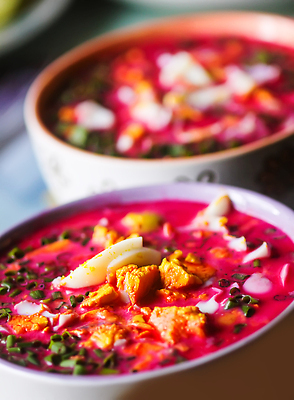 포토 JPG 해외이미지 전통 접시 음식 다이어트 채소 탁자 오이 건강 요리 사람없음 목재 초록색 주방 계란 식사 저녁식사 추위 시골 신선 사발 맛 수프 먹기 크림 유기농 매움 브런치 내추럴 점심식사 딜 비트 입가심 채식주의자 플랫레이 디톡스 비건 맛있는 해외202309 해외포토 나무 식기 웰빙 컬러 가구 컨셉 재료 모션 알 사기그릇 플랫 채식 파일형식