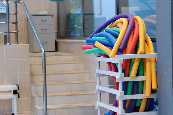 포토 JPG 해외이미지 직업 학생 라이프스타일 손 행복 스포츠 시계 컬러 운동화 부분 교실 수업 실내 건강 말하기 사람없음 물 디지털 강사 교사 수영 경쟁 시간 가르침 막대기 센터 호루라기 손목시계 속도 시작 체육관 수영선수 제비 뒤뜰 서류판 조작 집주인 초시계 캡모자 해외202309 해외포토 레이스천 자연요소 모자_잡화 교육 감정 신발 컨셉 장신구 학교 모션 조류 운동선수 내부 생활 신체부위 사무용품 직물 수상스포츠 주인 파일형식