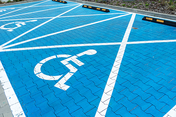 포토 JPG 해외이미지 디자인 공원 도로 백그라운드 무늬 의자 교통시설 자동차 안전 사람 사람없음 야외 파란색 우주 페인트 줄무늬 흰색 도시 운전사 보행로 주차 장애인 심볼 서비스 사인 휠체어 지역 예약 제비 장애 돌봄 존경 접근 비어있는 해외202309 해외포토 직업 공공시설 길 육상교통 컬러 가구 교통 모션 조류 시설 파일형식