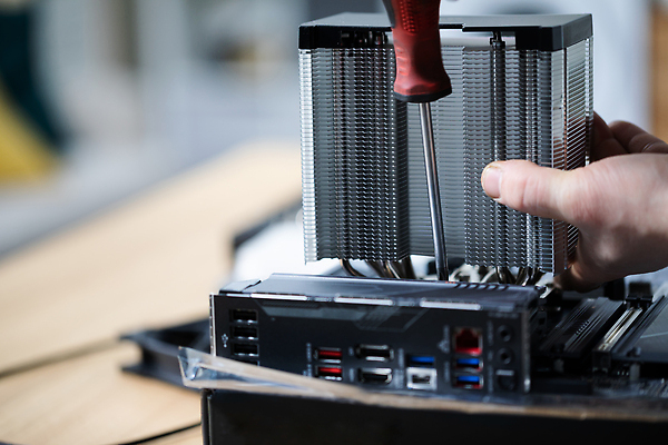 포토 JPG 해외이미지 모양 직업 손 산업 백그라운드 인터넷 통신 부분 손가락 탁자 새로움 실내 사람없음 빨간색 노트북 컴퓨터 검은색 자료 방 장비 회색 엄지손가락 게임 공구 못 수리 콘센트 제조 은색 USB 전자 청동 교체 블러 하드웨어 핵심 해외202309 해외포토 컬러 가구 컨셉 놀이 내부 신체부위 전자제품 도구 파일형식