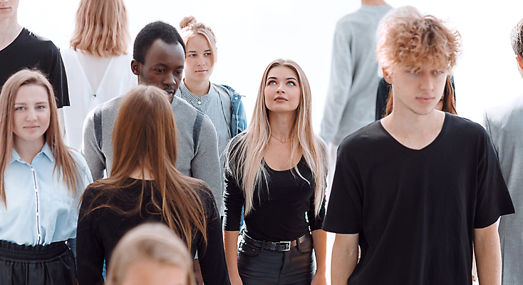 포토 JPG 해외이미지 직업 학생 응시 옷 여자 남자 포즈 백그라운드 컨셉 생각 통신 설계 노동자 아이디어 함께함 서기 사람 여러명 친구 뷰티 유행 우정 흰색 작업 자신감 그룹 연결 보고서 리더 청사진 심각 지원 해외202309 해외포토 시선 감정 컬러 다수 관계 모션 파일형식