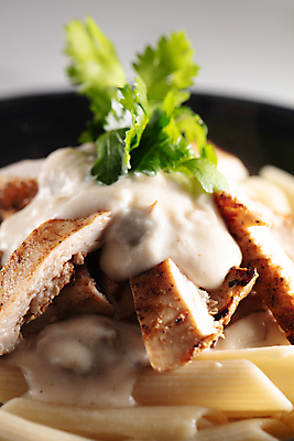 포토 JPG 해외이미지 전통 접시 문화 음식 백그라운드 토마토 채소 치즈 파스타 파슬리 건강 스파게티 육류 요리 사람없음 목재 초록색 식당 식사 저녁식사 치킨 이탈리아 껍질 흰색 신선 그릴 인스턴트 정상 가슴 먹기 크림 유기농 후추 시금치 바질 점심식사 페투치네 펜네 핸드메이드 맛있는 해외202309 해외포토 나무 식기 웰빙 유럽 컬러 식재료 재료 모션 주방용품 유제품 서양음식 신체부위 상점 향신료 닭고기요리 파스타면 파일형식