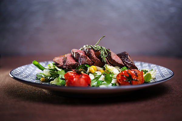 포토 JPG 해외이미지 접시 음식 백그라운드 토마토 채소 탁자 치즈 건강 육류 돼지고기 스테이크 요리 사람없음 목재 빨간색 초록색 식당 식사 저녁식사 샐러드 소고기 튀김 신선 맛 그릴 상추 바비큐 자르기 굽기 허브 메뉴 슬라이스 레시피 후추 점심식사 등심 루꼴라 송아지고기 맛있는 해외202309 해외포토 나무 식물 식기 컬러 가구 컨셉 식재료 재료 모션 주방용품 유제품 서양음식 상점 구이 향신료 파일형식