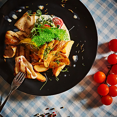 포토 JPG 해외이미지 접시 음식 바다 다이어트 건강 마늘 요리 사람없음 초록색 빛 파티 와인 식사 저녁식사 이탈리아 샐러드 튀김 흰색 고명 스페인 맛 그릴 애피타이저 상품 상추 굽기 지중해 포르투갈 먹기 레몬 해산물 향수 오징어 세피아 세련 해외202309 해외포토 식기 유럽 컬러 컨셉 채소 과일 모션 주방용품 연체동물 주류 촬영기법 이벤트 수중동물 화장품 구이 파일형식