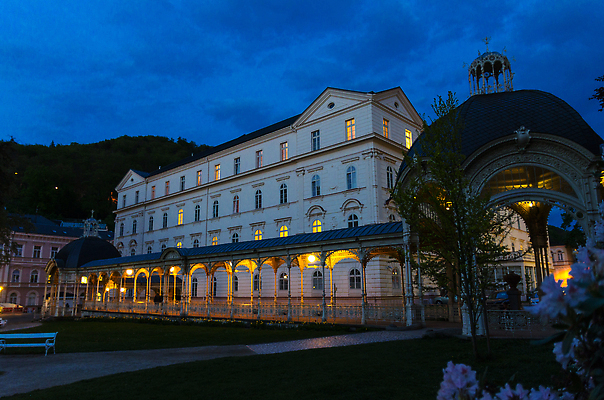 포토 JPG 해외이미지 전통 외관 공원 유럽 여행 건축양식 자연 호텔 휴식 전등 거리 주택 건강 사람없음 야외 건물 목재 도시풍경 뷰티 스파 봄 새벽 기둥 도시 뜨거움 센터 역사 저녁 휴양지 체코 타운 공화국 랜드마크 보헤미아 옛날 해외202309 해외포토 자연요소 나무 건축물 계절 공공시설 건축 나라 컨셉 재료 숙소 조명 풍경 장소 야간 생태계 파일형식