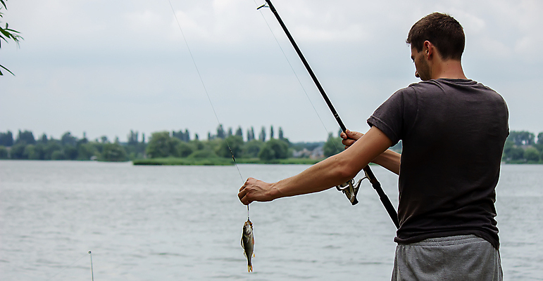 포토 JPG 해외이미지 1 계절 남자 호수 스포츠 백그라운드 자연 낚시 휴가 휴식 관리 어류 어업 사람 취미 사람없음 야외 물 강 햇빛 일출 맑음 침묵 고요 황혼 일몰 새벽 장비 연못 잡기 보트 던지기 황금 닫기 어부 낚시꾼 기어 미끼 민물 해외202309 해외포토 자연요소 직업 산업 컨셉 배_교통 모션 레저 날씨 태양 노을 수중동물 소리 생태계 파일형식