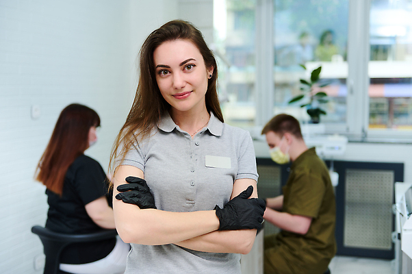 포토 JPG 해외이미지 백인 직업 응시 행복 건강 치과 병원 성인 세명 뷰티 약 팔짱 시험 환자 의사 자신감 전문직 서비스 부식 치과의사 예방 약속 테라피 위생관리 치아교정 치통 성인여자만 치위생사 구강학 해외202309 해외포토 서양인 시선 교육 감정 의학 모션 관리 사람 의료진 질병 교정 여자만 성인만 파일형식