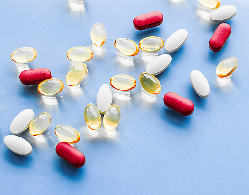 포토 JPG 해외이미지 건강 사람없음 치료 알약 여러개 의료용품 낟알 약국 오브젝트 영양제 해외202309 해외포토 다수 의학 의료기기 약 파일형식