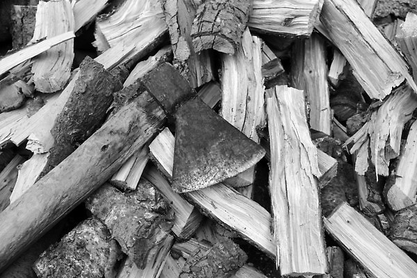 포토 JPG 해외이미지 나무 백그라운드 손잡이 사람없음 야외 목재 장비 공구 업무 숲 장작 자르기 통나무 날카로움 도끼 수목 옛날 해외202309 해외포토 식물 재료 모션 도구 작업 파일형식