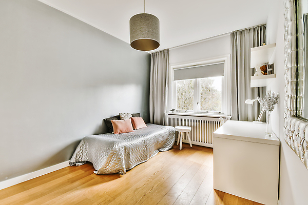 포토 JPG 해외이미지 의자 창문 선반 사람없음 인테리어 꽃병 공간 거울 방 침대 블라인드 커튼 책상 나무바닥 해외202309 해외포토 디자인 꽃 가구 바닥 파일형식