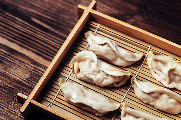 포토 JPG 해외이미지 전통 라이프스타일 접시 음식 채소 패스트푸드 건강 요리 동양인 사람없음 목재 식당 일본 식사 중국 시골 신선 우아함 맛 수증기 대나무 메뉴 반죽 서빙 머리위 레시피 점심식사 영양분 이국적 정물화 채식주의자 프리미엄 카피스페이스 비건 맛있는 해외202309 해외포토 나무 식기 아시아 컨셉 재료 인종 생활 상점 공백 인스턴트 그림 채식 파일형식