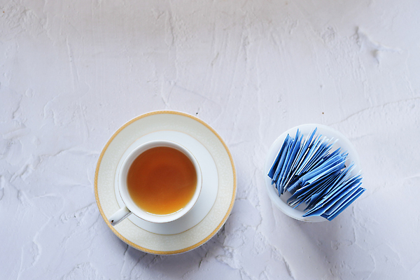 포토 JPG 해외이미지 음식 재료 한명 사람없음 컵 숟가락 흰색 달콤 설탕 심플 결정체 칼로리 내추럴 포도당 카피스페이스 미니멀 해외202309 해외포토 1 식기 컬러 수저 사람 공백 맛 파일형식