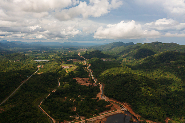 포토 JPG 해외이미지 나무 식물 구름 공원 아시아 여행 잎 자연 하늘 산 동양인 풍경 사람없음 야외 목재 초록색 하이앵글 야자수 환경 계곡 젖음 안개 시골 정상 숲 열대우림 언덕 장면 상록수 항공촬영 삼림지대 스리랑카 절정 조감도 해외202309 해외포토 자연요소 공공시설 나라 뷰포인트 컬러 재료 날씨 인종 생태계 파일형식