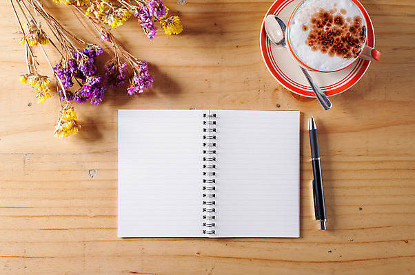 포토 JPG 해외이미지 디자인 종이 커피 음료 백그라운드 아이디어 사람없음 펜 다이어리 공책 공백 카페 기록 복고 페이지 해외202004 해외포토 컨셉 문구용품 필기구 상점 사무용품 파일형식