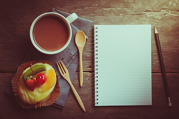 포토 JPG 해외이미지 전통 음료 음식 빵 백그라운드 과일 탁자 아침 디저트 직장 건강 덴마크 요리 사람없음 목재 컵 연필 우주 상점 주방 초콜릿 다이어리 공책 식사 카페 빵집 신선 뜨거움 맛 아침식사 문서 코코아 소셜네트워크 페스츄리 필터 핸드메이드 스타일 힙스터 맛있는 효과 해외202004 해외포토 주간 나무 식기 패션 가구 컨셉 회사 재료 문구용품 학용품 북유럽 필기구 사무용품 파일형식