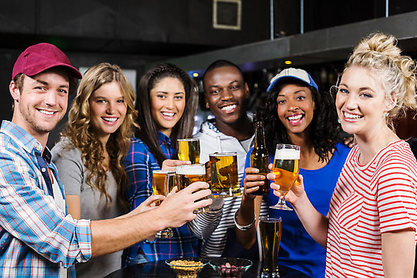 포토 JPG 해외이미지 백인 라이프스타일 여자 남자 행복 음료 포즈 유리 탁자 맥주 함께함 실내 서기 여러명 20대 식당 우정 마시기 축하 알코올 잡기 바 동료 클럽 축배 유흥 해외202004 해외포토 서양인 감정 가구 다수 컨셉 관계 모션 재질 주류 사람 청년 내부 생활 친구 상점 파일형식