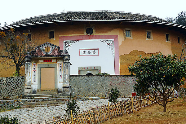 포토 JPG 해외이미지 문화 지구 여행 건축양식 학교 가족 자연 벽돌 주택 미술 풍경 사람없음 건물 세계 마을 탑 중국 흙 봄 시골 사찰 원형 그룹 센터 역사 재산 땅 타일 멀티 해외202004 해외포토 도형 건축물 계절 교육 건축 아시아 관계 종교건축 문화예술 금융 생태계 파일형식