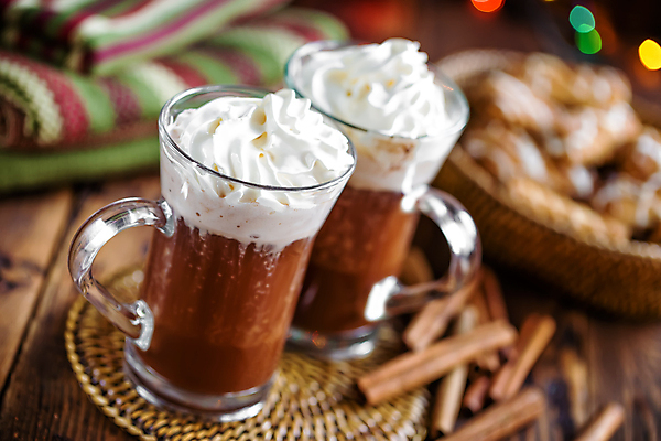 포토 JPG 해외이미지 행복 커피 음료 음식 겨울 유리 탁자 디저트 따뜻함 사람없음 컵 초콜릿 머그컵 축하 뜨거움 액체 달콤 코코아 카카오 맛있는 해외202004 해외포토 식기 계절 감정 가구 컨셉 재질 맛 파일형식