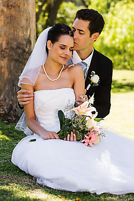 포토 JPG 해외이미지 주간 커플 공원 여자 남자 신부 신랑 결혼 결혼식 남편 정장 20대 성인 야외 두명 앞모습 30대 낭만 성인만 해외202004 해외포토 자연요소 옷 공공시설 뷰포인트 컨셉 관계 사람 이벤트 청년 장년 파일형식