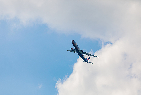 포토 JPG 해외이미지 교통수단 여행 백그라운드 교통시설 하늘 휴가 비행기 사람없음 파란색 햇빛 뷰티 항공 속도 제트기 대패 해외202309 해외포토 컬러 교통 항공교통 대중교통 태양 시설 파일형식