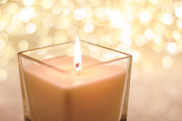 포토 JPG 해외이미지 촛불 사람없음 반짝임 노란색 보케 빛망울 해외202309 해외포토 컬러 초 모션 빛 파일형식