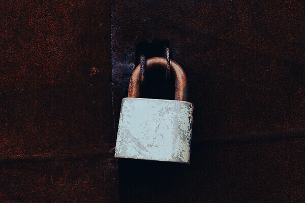 포토 JPG 해외이미지 모양 벽 결혼 컨셉 열쇠 주택 골격 자물쇠 손잡이 안전 사람없음 목재 울타리 갈색 문 금속 검은색 수확 골동품 오픈 화려 중세 클래식 닫기 암호 보호 신비 비밀 수집 감옥 오브젝트 부식 질감 복고 잠금 보안 열쇠구멍 궤 그런지 사생활 옛날 스타일 해외202309 해외포토 나무 컬러 농업 재료 모션 재질 이벤트 건물 담장 역사 파일형식