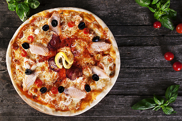 포토 JPG 해외이미지 음식 컬러 조각 백그라운드 토마토 채소 재료 부분 탁자 양파 치즈 피자 실내 어류 요리 사람없음 목재 가로 빨간색 갈색 이탈리아 최고 소시지 정상 자르기 천 굽기 먹기 레몬 올리브 주걱 후추 모짜렐라치즈 살라미 페퍼로니 전경 해외202309 해외포토 나무 열매 유럽 가구 과일 모션 주방용품 유제품 패스트푸드 서양음식 풍경 내부 수중동물 직물 가공식품 구이 향신료 파일형식 탑뷰