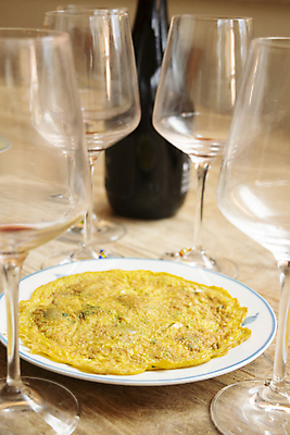 포토 JPG 해외이미지 채소 옥수수 요리 사람없음 이탈리아 프라이팬 지중해 허브 준비 향 오믈렛 스페인어 채식주의자 해외202309 해외포토 식물 유럽 바다 주방용품 곡류 계란요리 채식 파일형식