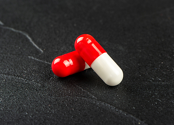 포토 JPG 해외이미지 음식 분홍색 컬러 백그라운드 컨셉 건강 병원 사람없음 치료 장식 빨간색 초록색 파란색 컬러풀 알약 약 흰색 원형 질병 약국 처방 중독 흙더미 조제 돌봄 마약 복용 진통제 항생제 많음 맛있는 해외202309 해외포토 도형 의학 모션 흙 만들기 파일형식 더미