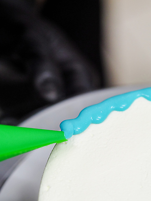 포토 JPG 해외이미지 모양 가방 비즈니스 기술 실험 창조 요리 사람없음 장식 파란색 과자 케이크 얼음 요리사 젖음 선택 맛 전문직 유혹 컵케이크 굽기 크림 질감 만들기 토핑 반투명 파스텔톤 페스츄리 해로움 휘핑크림 중소기업 신청 버터크림 스펀지케이크 해외202309 해외포토 자연요소 직업 잡화 빵 컬러 컨셉 회사 모션 디저트 구이 휘핑 파일형식