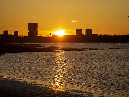 포토 JPG 해외이미지 남자 실루엣 분홍색 컬러 과학 항해 건강 사람없음 그래픽 가로 햇빛 노란색 평화 우주 희망 새벽 별자리 기쁨 광선 달 표현 춤 그룹 황금 떨어짐 군중 신비 달빛 명상 은하계 해군 공상 천문학 마법 스카이라인 네비게이션 성운 광 넘어짐 해외202309 해외포토 자연요소 교육 감정 컨셉 배_교통 모션 문화예술 군대 촬영기법 사람 태양 파일형식