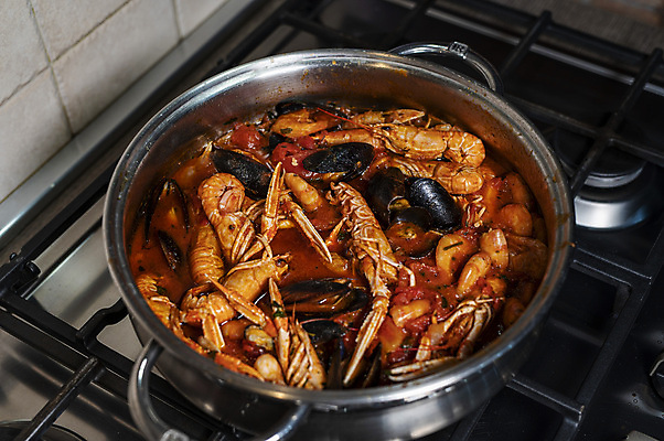 포토 JPG 해외이미지 전통 접시 아시아 음식 백그라운드 다이어트 토마토 채소 태국 밥 양파 새우 건강 육류 어류 요리 동양인 사람없음 빨간색 초록색 주방 식당 일본 식사 저녁식사 흰색 신선 뜨거움 사발 맛 수프 먹기 레몬 허브 해산물 매움 연어 후추 점심식사 고립 맛있는 해외202309 해외포토 식물 식기 나라 컬러 컨셉 과일 식재료 모션 갑각류 인종 상점 수중동물 사기그릇 향신료 파일형식