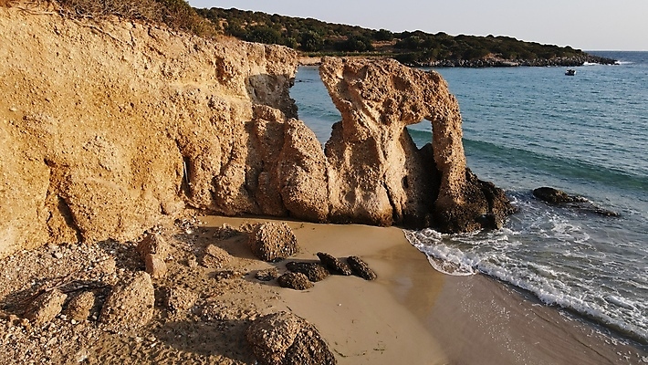 포토 JPG 해외이미지 유럽 모래 파도 바다 섬 여행 백그라운드 자연 벽지 표면 추상 휴가 휴식 산 안테나 파노라마 사람없음 야외 물 파란색 빛 햇빛 뷰티 반사 맑음 젖음 투명 액체 지중해 휴양지 질감 석호 내추럴 랜드마크 터키석 해외202309 해외포토 자연요소 나라 컬러 컨셉 무늬 통신 날씨 촬영기법 태양 장소 보석 생태계 파일형식