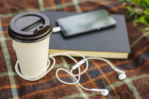 포토 JPG 해외이미지 공원 커피 음료 음악 음식 백그라운드 자연 아침 휴가 휴식 잔디 사람없음 야외 책 컵 초록색 스마트폰 학습 독서 소풍 갈색 평화 우주 정원 검은색 헤드폰 봄 카페 수확 흰색 신선 뜨거움 차 맛 담요 읽기 질감 문학 주말 에스프레소 내추럴 카페인 스타일 해외202309 해외포토 주간 식물 식기 계절 공공시설 교육 컬러 음향기기 컨셉 농업 모션 문화예술 핸드폰 스마트기기 야외활동 상점 생태계 파일형식