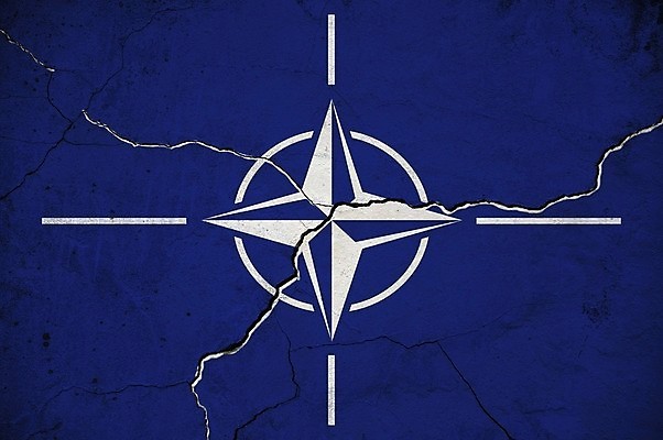 포토 JPG 해외이미지 디자인 배너 벽 패턴 추상 함께함 사람없음 경제 페인트 손상 자유 깃발 사회 균열 투표 민주주의 심볼 사인 질감 복고 군용 전쟁 찢어짐 반대 긴장 나누기 애국심 동맹 혁명 격파 그런지 썩음 옛날 위기 전국 정치 항의 무너짐 해외202309 해외포토 감정 컨셉 무늬 모션 군대 수학 선거 공동체 사칙연산 파일형식