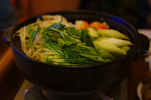 포토 JPG 해외이미지 전통 식기 음식 겨울 채소 실내 요리 사람없음 컵 일본 식사 냄비 수증기 찻주전자 캐서롤 해외202309 해외포토 계절 아시아 주전자 내부 용기_그릇 솥 파일형식