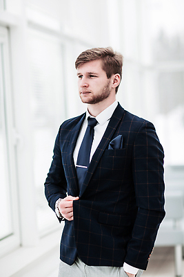 포토 JPG 해외이미지 백인 직업 행복 무기 백그라운드 컨셉 생각 비즈니스 성공 노동자 한명 서기 정장 성인 사무실 뷰티 우주 회색 업무 비즈니스맨 상담원 종업원 경영자 리더 변호사 성격 해외202309 해외포토 서양인 1 옷 남자 감정 컬러 모션 사람 작업 직장인 사무원 파일형식