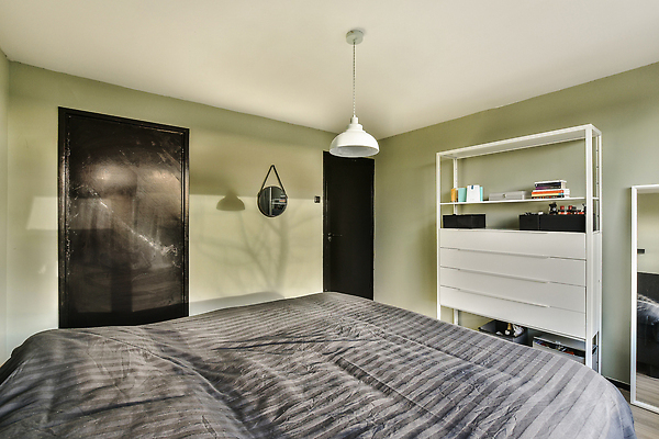 포토 JPG 해외이미지 선반 사람없음 인테리어 문 공간 거울 방 침대 서랍장 해외202309 해외포토 디자인 가구 파일형식