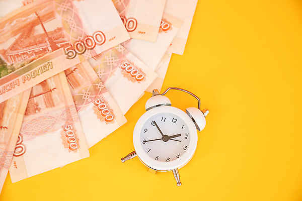 포토 JPG 해외이미지 시계 백그라운드 컨셉 지폐 돈 비즈니스 성공 사람없음 금융 경제 달러 동전 저축 시간 업무 시장 재산 계획 주식 심볼 손목시계 분석 무역 투자 공포 이익 회계 타이머 파산 대출 빚 경영 마감 분 세금 수입 예산 위기 해외202309 해외포토 산업 장신구 작업 파일형식