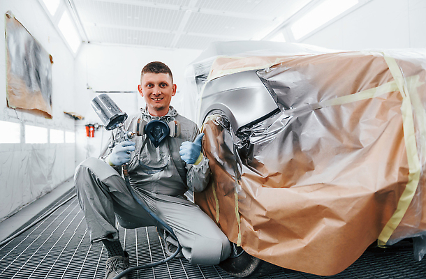 포토 JPG 해외이미지 전신 남자 자동차 한명 성인 앞모습 작업 기술자 열정 따봉 정비공 도색 도색공 자동차정비 정비소 성인남자한명만 해외202309 해외포토 직업 1 감정 육상교통 뷰포인트 사람 최고 수리 남자한명만 성인남자만 파일형식