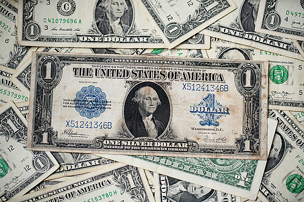 포토 JPG 해외이미지 1 종이 백그라운드 컨셉 지폐 돈 비즈니스 성공 사람없음 금융 경제 달러 동전 쪽지 미국 저축 자유 수확 골동품 흰색 역사 재산 은색 수집 심볼 복고 투자 상업 가치 계산서 빚 대통령 센트 옛날 경제학 해외202309 해외포토 교육 컬러 북아메리카 농업 파일형식