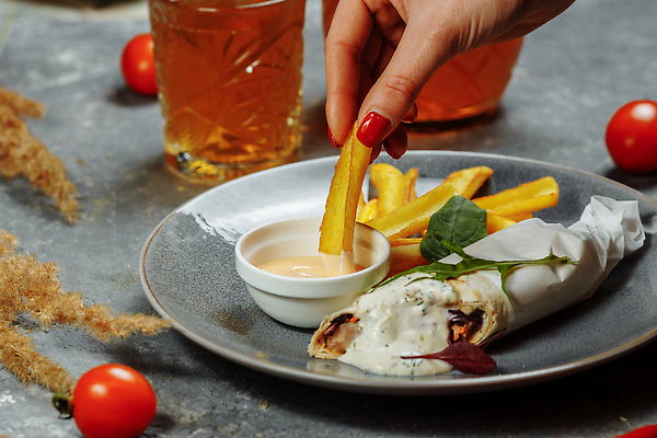 포토 JPG 해외이미지 전통 음식 빵 백그라운드 토마토 채소 양파 감자 패스트푸드 샌드위치 육류 요리 사람없음 초록색 식사 저녁식사 치킨 어둠 샐러드 소고기 튀김 덮개 감자튀김 흰색 신선 그릴 상추 먹기 향신료 속도 롤 동쪽 칠면조 그리스인 점심식사 고립 케밥 아랍어 피타 핸드메이드 튀르키예 해외202309 해외포토 서양인 아시아 컬러 식재료 모션 조류 주방용품 뚜껑 인스턴트 방향 닭고기요리 향미료 파일형식