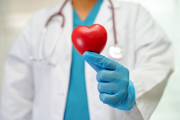 포토 JPG 해외이미지 손 행복 가족 친절 건강 병원 실험 사랑 사람 성인 사람없음 빨간색 운동 힘 놀이방 환자 간호사 잡기 보호 질병 주기 기부 장애 돌봄 심장병 옛날 전국 지원 헬프 노화 자선단체 안락 해외202309 해외포토 감정 컬러 컨셉 의학 관계 모션 신체부위 의료진 도움 그룹 자선 파일형식