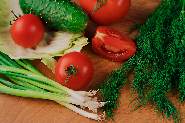포토 JPG 해외이미지 식물 음식 조각 백그라운드 잎 농업 다이어트 토마토 채소 과일 재료 자연 양파 오이 건강 마늘 요리 사람없음 목재 빨간색 초록색 세트 주방 버섯 샐러드 신선 시장 칼 상추 자르기 먹기 향신료 준비 유기농 양배추 날것 후추 비타민 내추럴 숙성 채식주의자 총각무 해외202309 해외포토 나무 웰빙 산업 컬러 모션 무 생태계 채식 영양소 향미료 파일형식