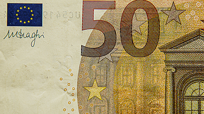 포토 JPG 해외이미지 유럽 종이 컨셉 지폐 돈 비즈니스 성공 사람없음 금융 경제 쪽지 저축 유로 시장 재산 닫기 심볼 투자 상업 이익 계산서 수도권 유럽연합 해외202309 해외포토 나라 모션 지역 파일형식