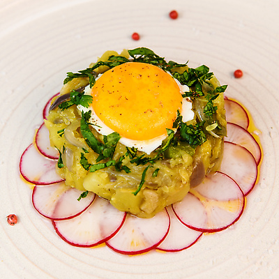 포토 JPG 해외이미지 접시 음식 빵 피망 치즈 감자 건강 육류 요리 사람없음 초록색 계란 식사 저녁식사 껍질 신선 오븐 굽기 먹기 허브 크림 냅킨 덩어리 점심식사 그라탱 주키니호박 캐서롤 핸드메이드 맛있는 해외202309 해외포토 식물 식기 컬러 채소 식재료 모션 유제품 서양음식 알 가전제품 용기_그릇 구이 파일형식