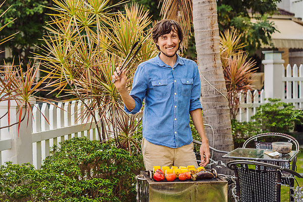 포토 JPG 해외이미지 라이프스타일 손 외관 여자 남자 행복 어린이 음식 가족 탁자 불 휴가 주택 함께함 관리 육류 요리 한명 사람 야외 친구 파티 정원 요리사 식사 저녁식사 치킨 축하 양념 그릴 바비큐 굽기 먹기 준비 주말 점심식사 뒤뜰 석탄 핸드메이드 해외202309 해외포토 자연요소 직업 1 감정 가구 컨셉 식재료 관계 모션 주방용품 이벤트 건물 생활 신체부위 구이 닭고기요리 파일형식