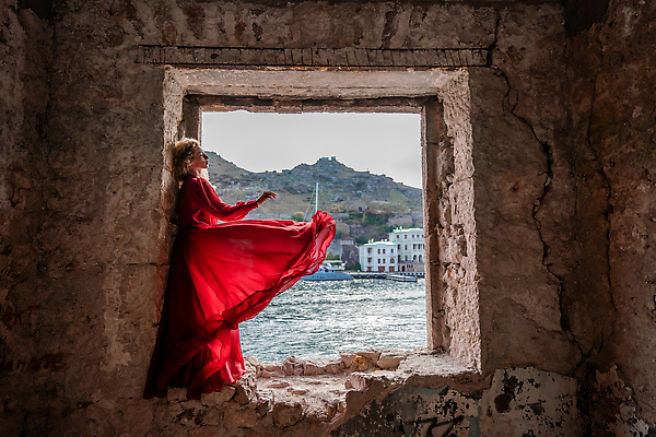 포토 JPG 해외이미지 디자인 바다 여행 백그라운드 건축양식 창문 자연 산 주택 미술 한명 동양인 풍경 야외 건물 장식 물 여름 파란색 뷰티 환경 맑음 검은색 발코니 바위 만 보트 맨션 버리기 아치 러시아 포트 오로라 썩음 아랍어 옛날 우크라이나 스타일 해외202309 해외포토 자연요소 1 건축물 계절 건축 유럽 컬러 배_교통 모션 자연현상 날씨 문화예술 사람 인종 돌_바위 생태계 파일형식