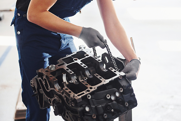 포토 JPG 해외이미지 남자 자동차 한명 성인 옆모습 기계 하반신 작업 기술자 수리 고장 열정 차량부품 정비공 교체 자동차정비 정비소 성인남자한명만 해외202309 해외포토 직업 1 감정 육상교통 뷰포인트 사람 부속품 남자한명만 성인남자만 파일형식